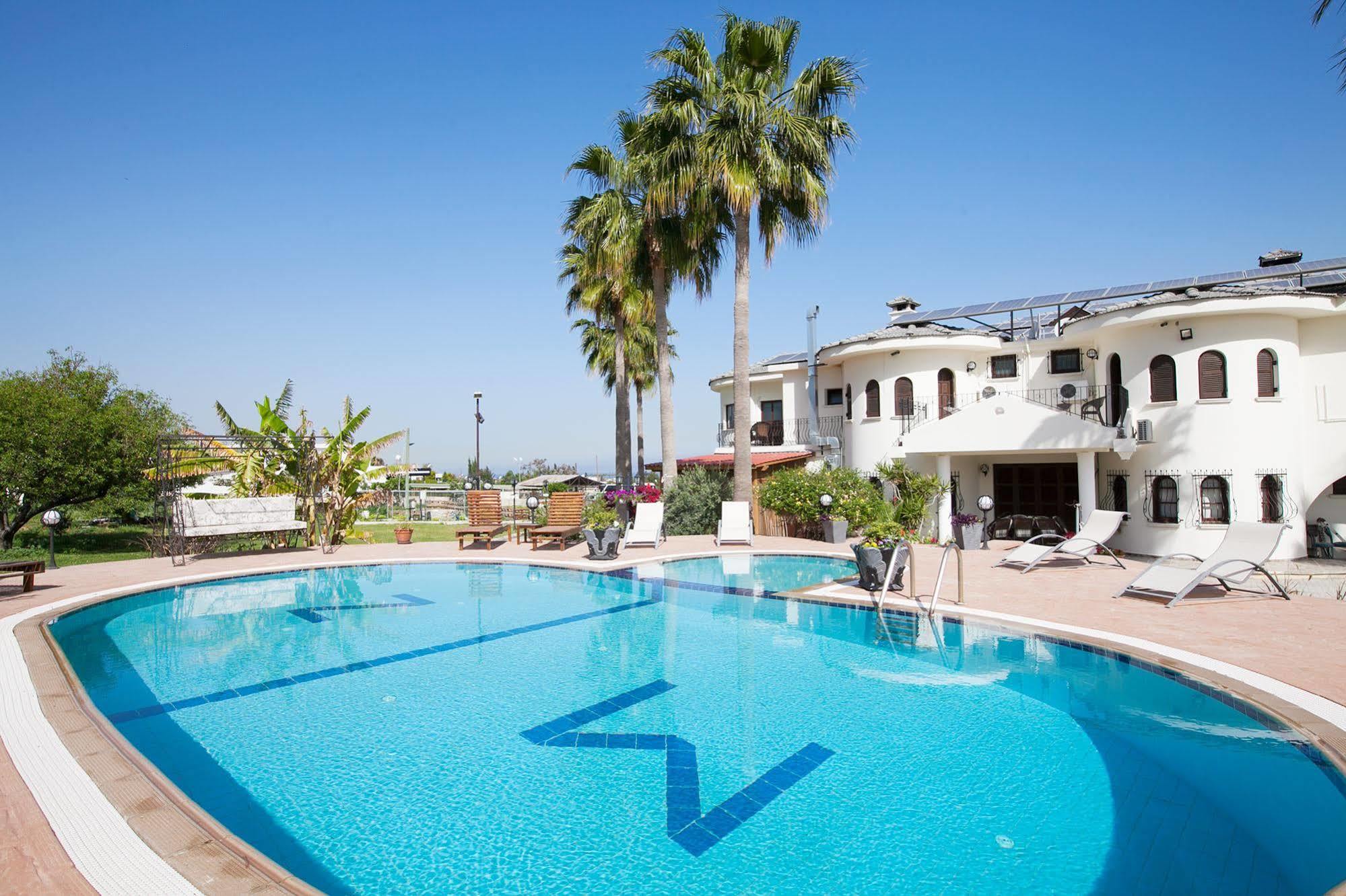 Meryem'S Hotel Agios Epiktitos Eksteriør billede